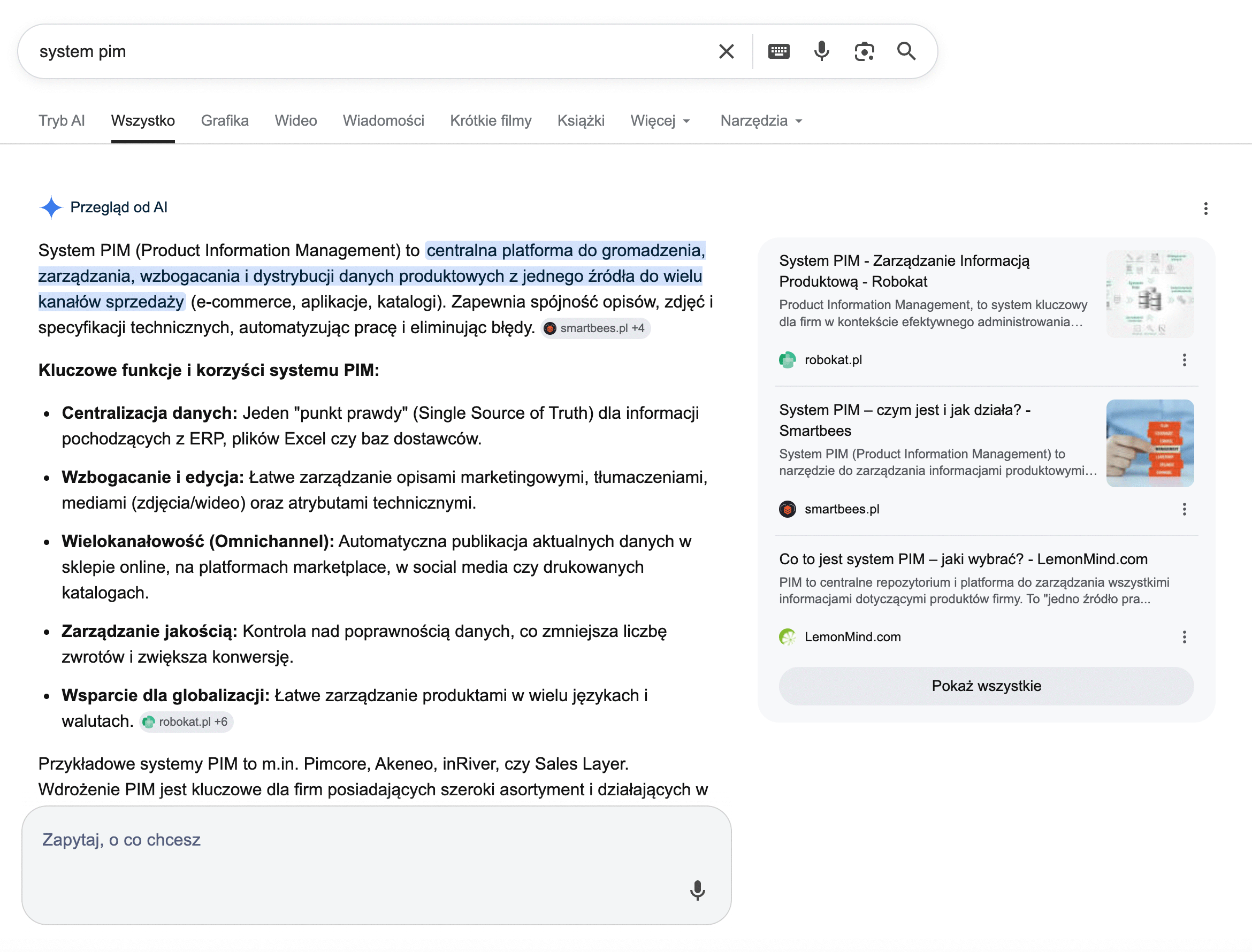 Zrzut ekranu Google z Przeglądem od AI (AI Overviews) dla zapytania „system PIM" – przykład zero-click search, w którym odpowiedź generatywna cytuje robokat.pl jako źródło.